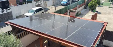 Instalación de placas solares en Palau-solità i Plegamans