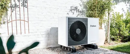 Aerotermia Vaillant aroTHERM Split plus en el jardín
